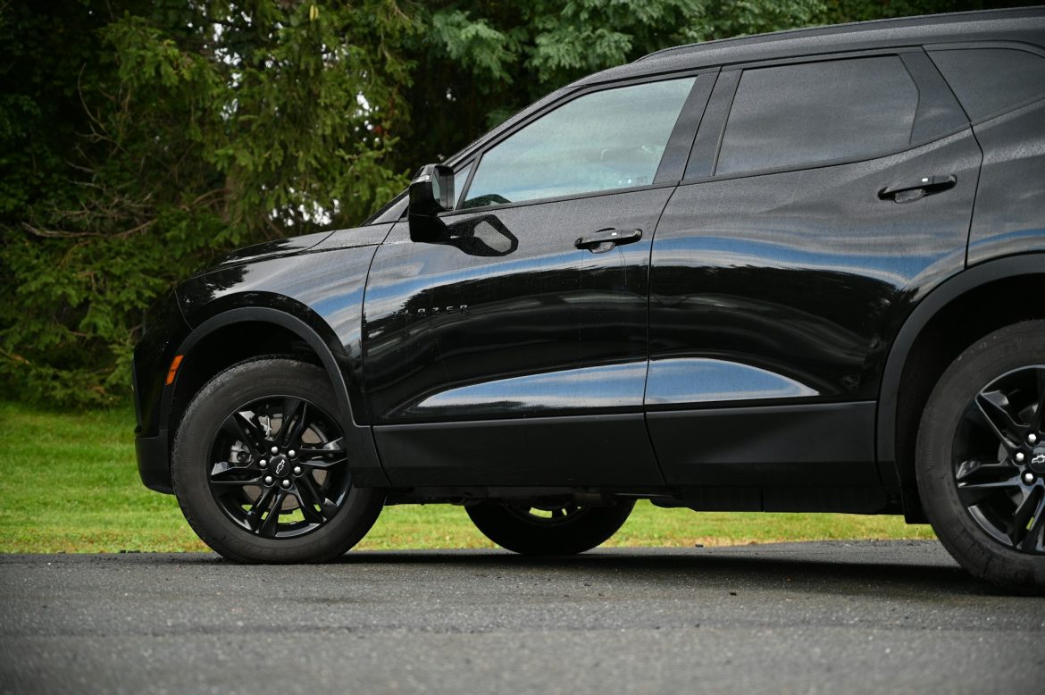 Chevrolet Impulsa las Ventas de la Equinox EV con Agresivas Ofertas Mientras Enfrenta Retos en su Producción